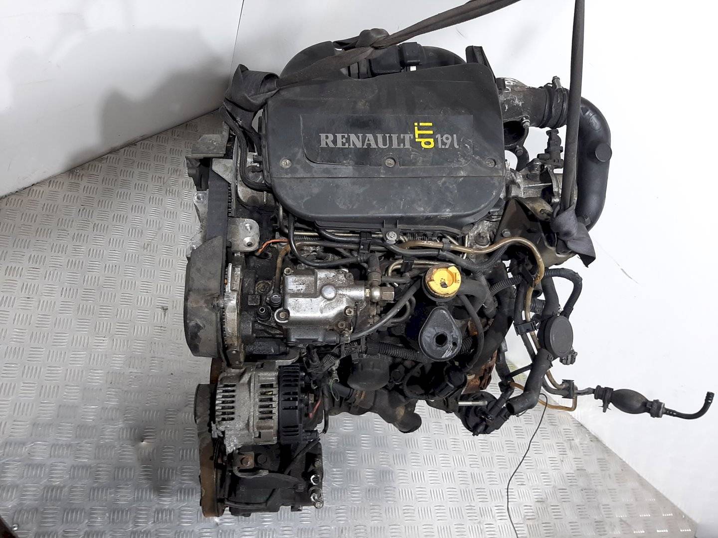 Двигатель Nissan Primastar 1.9л F8A 1998