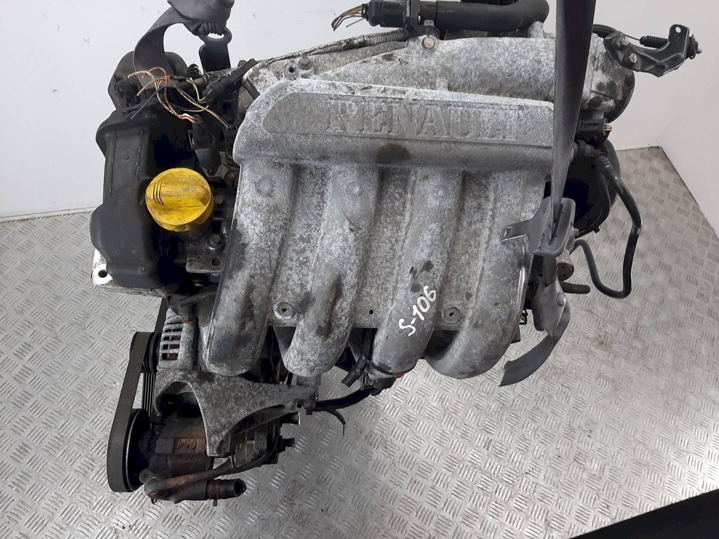 Двигатель Renault Megane 2.0л 2002