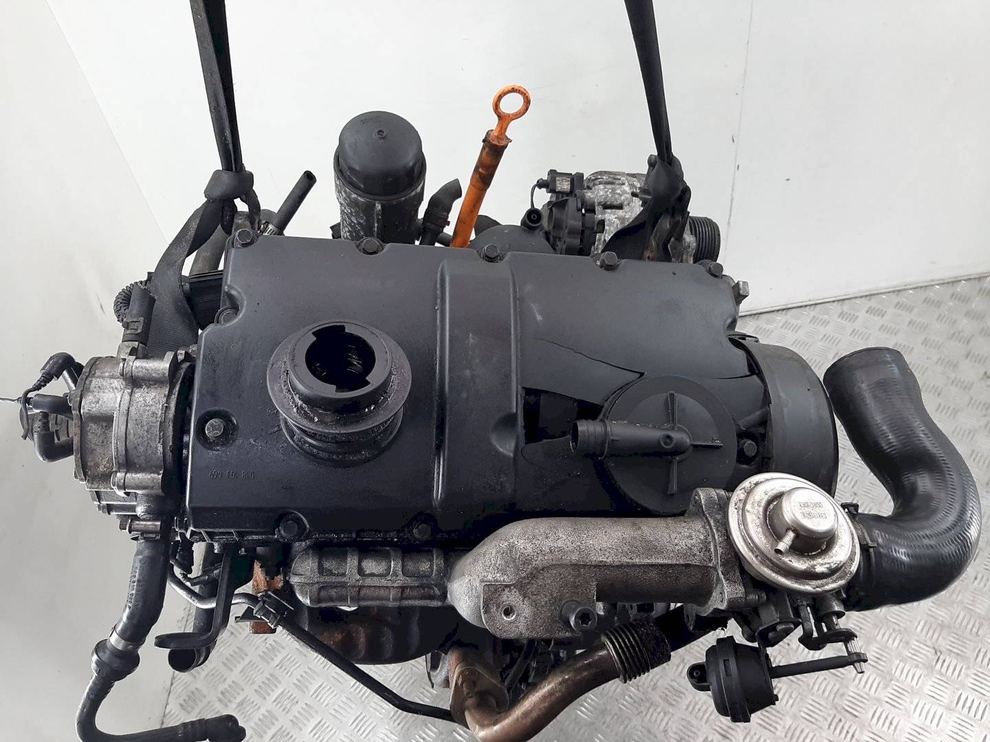 Двигатель Volkswagen Golf 1.9л AJM 2000