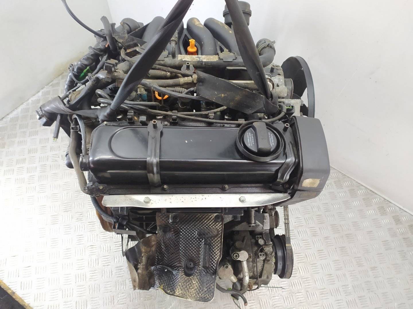 Двигатель Volkswagen Passat 1.6л ARM 2000