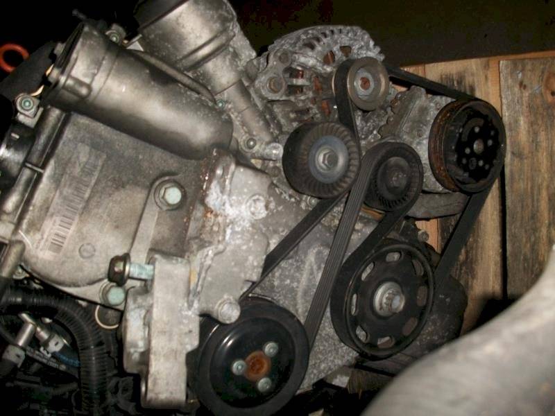 Двигатель Volkswagen Golf 1.6л 2006 — фото 2