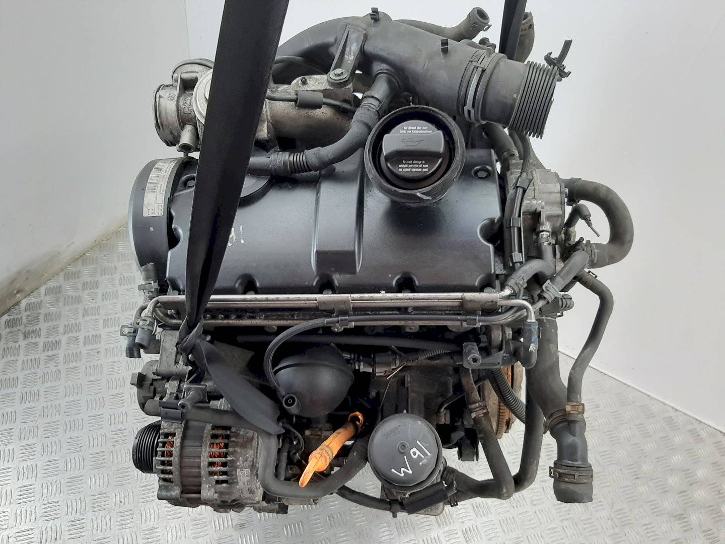 Двигатель Volkswagen Golf 1.9л AXR 2004