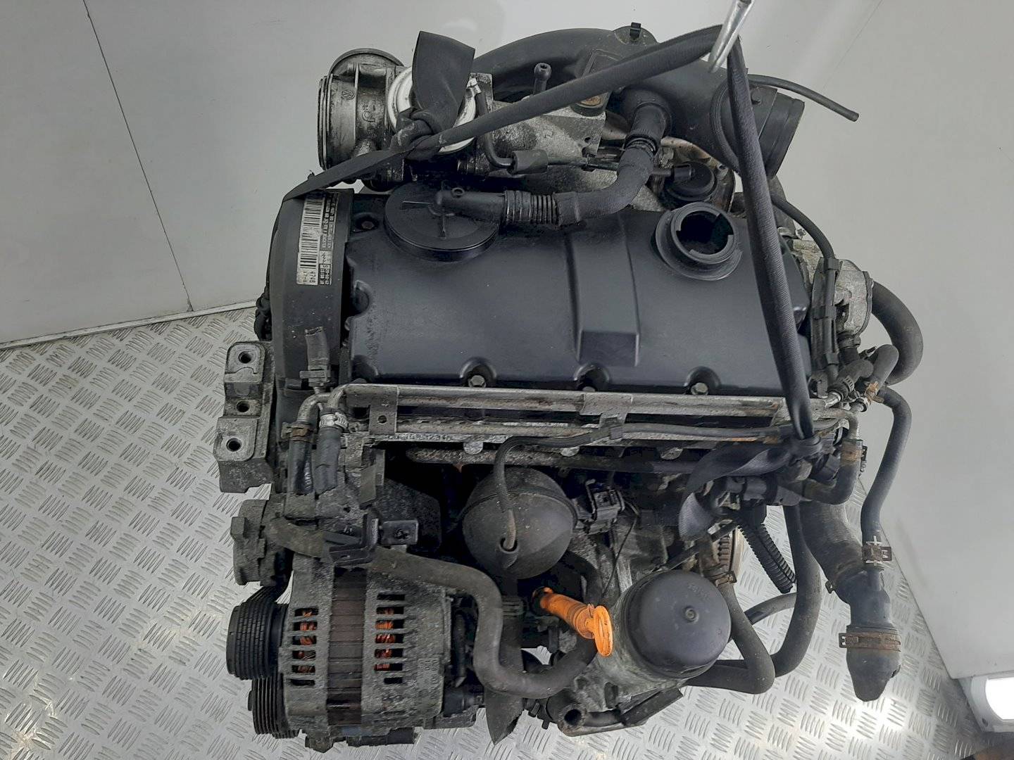 Двигатель Volkswagen Golf 1.9л AXR 2002