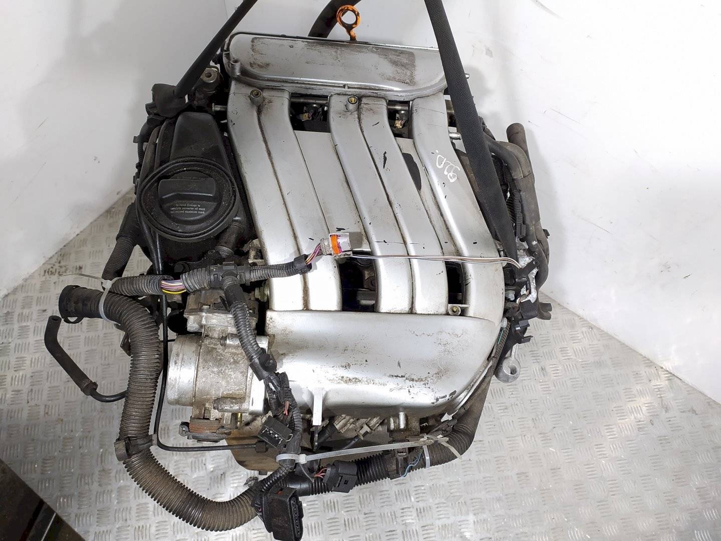 Двигатель Volkswagen Bora 02.мартл AGZ 2000