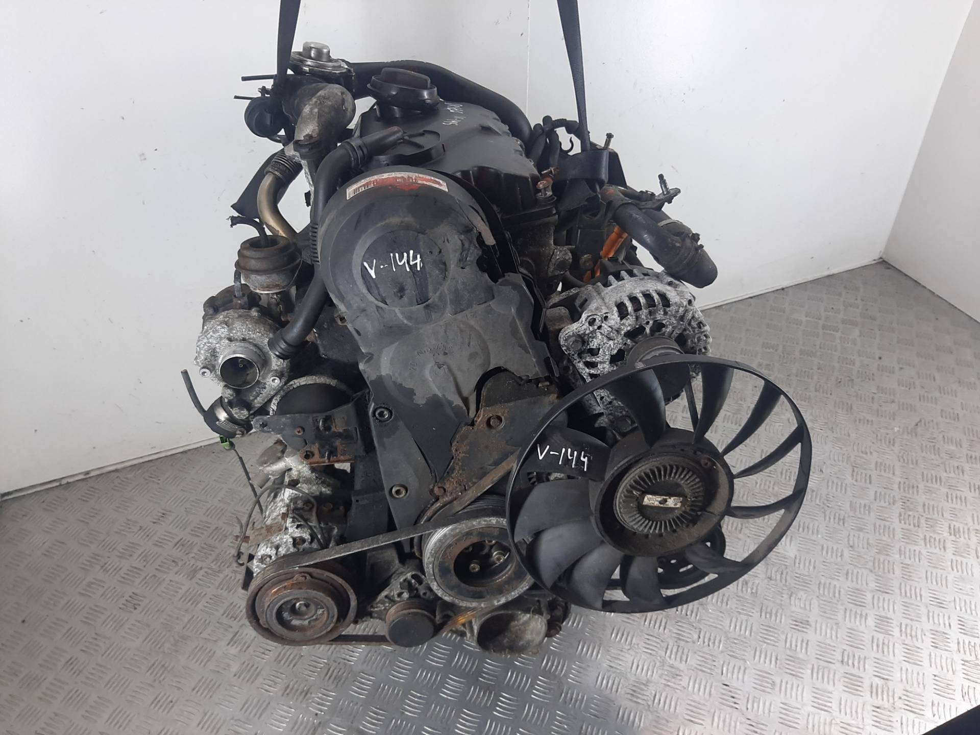 Двигатель Volkswagen Passat 1.9л AVB 2004