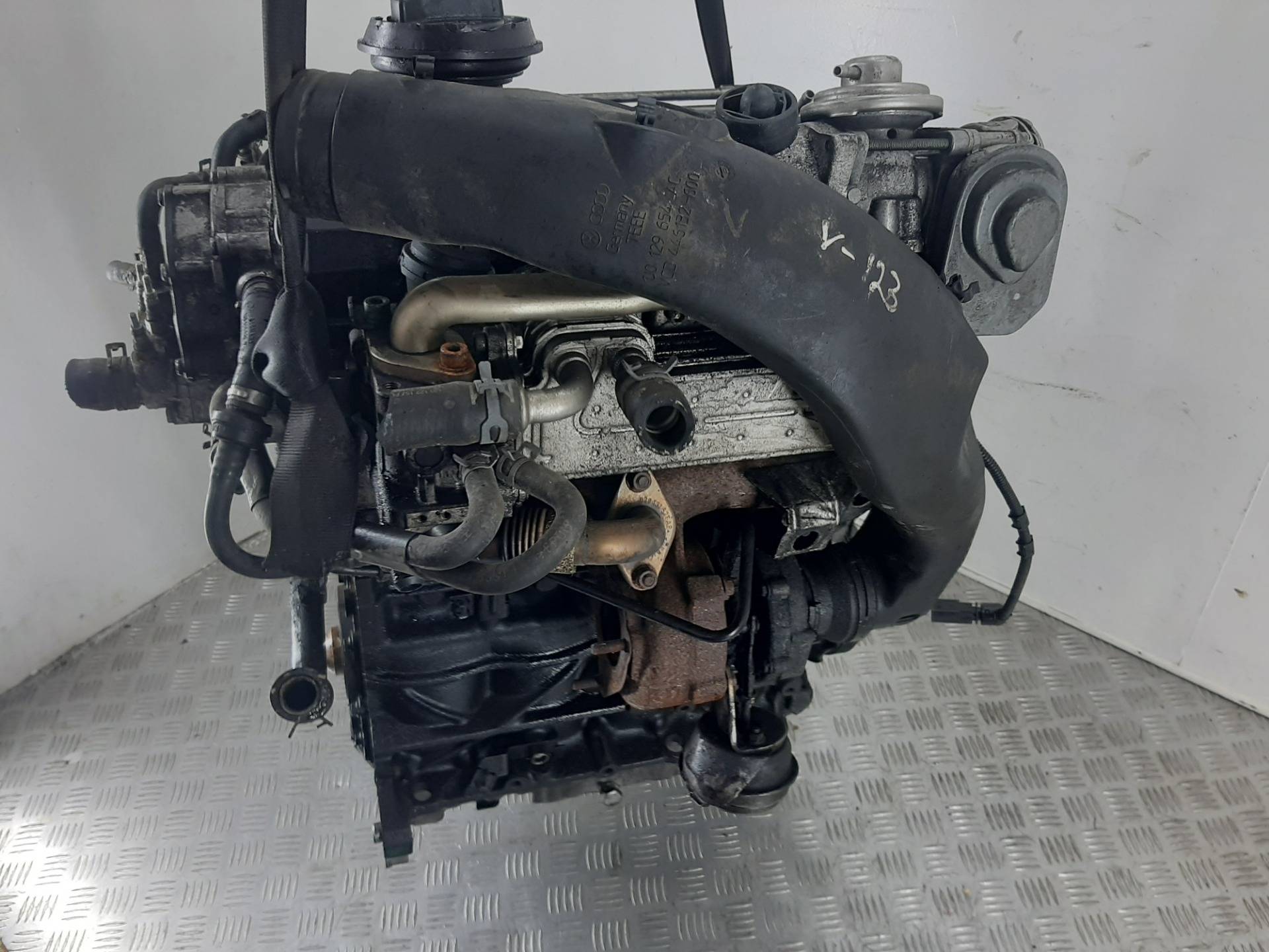 Двигатель Volkswagen Golf 1.9л AXR 2003 — фото 3