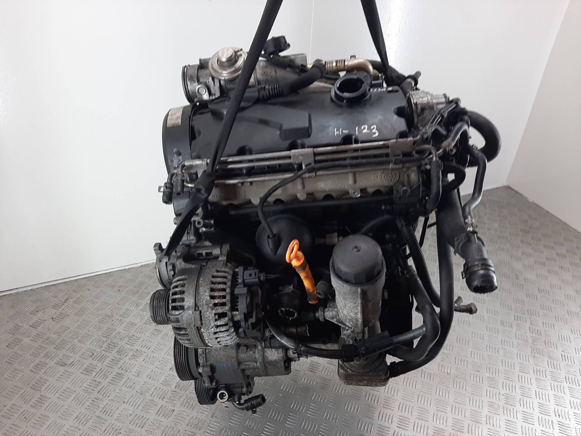 Двигатель Volkswagen Golf 1.9л AXR 2002