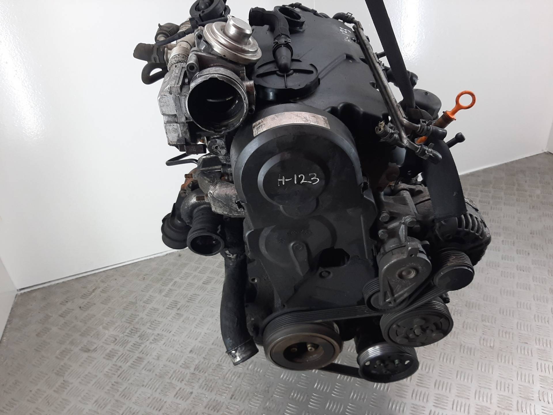 Двигатель Volkswagen Golf 1.9л AXR 2002 — фото 2