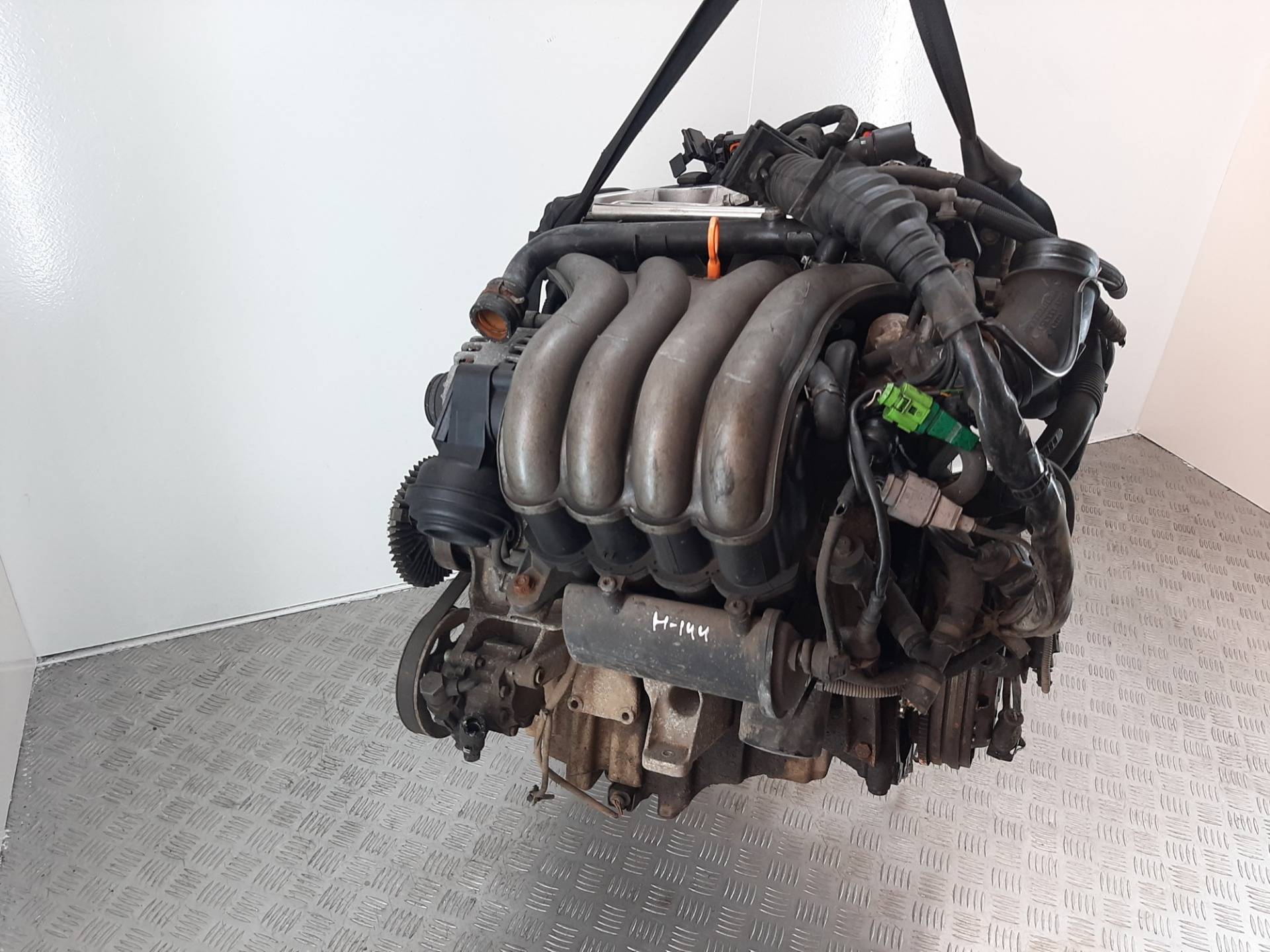 Двигатель Volkswagen Passat 2.0л ALT 2002