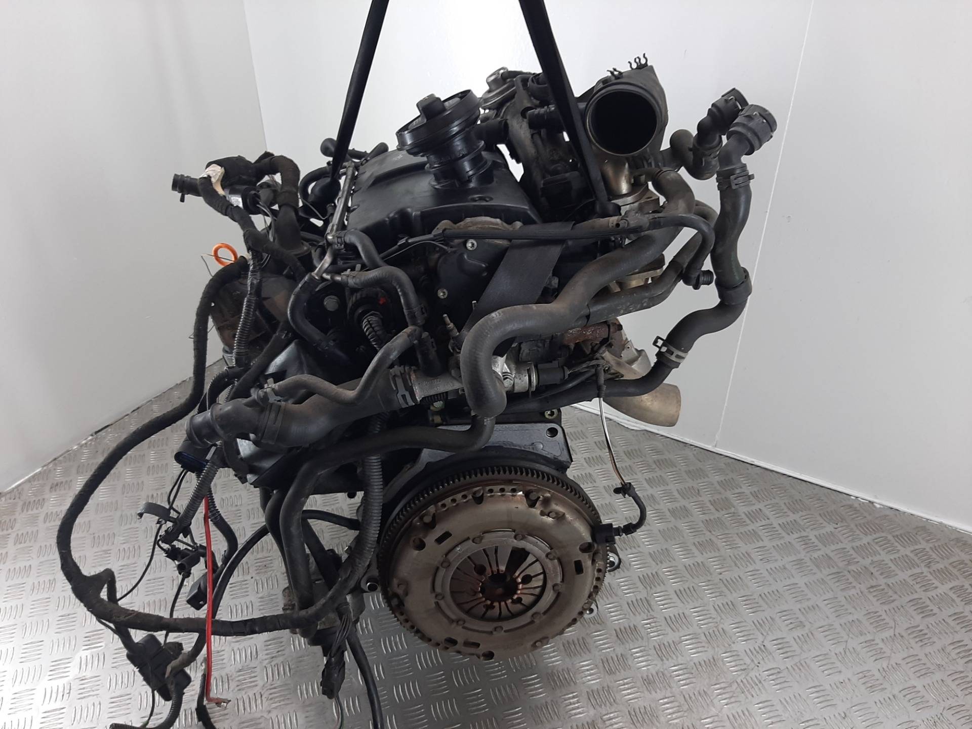 Двигатель Volkswagen Golf 1.9л AXR 2002 — фото 2