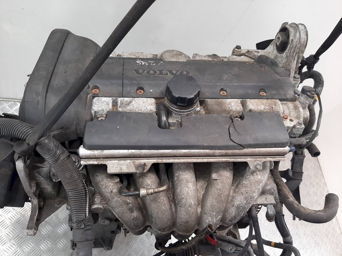 Двигатель Volvo S40 02.апрл 2004