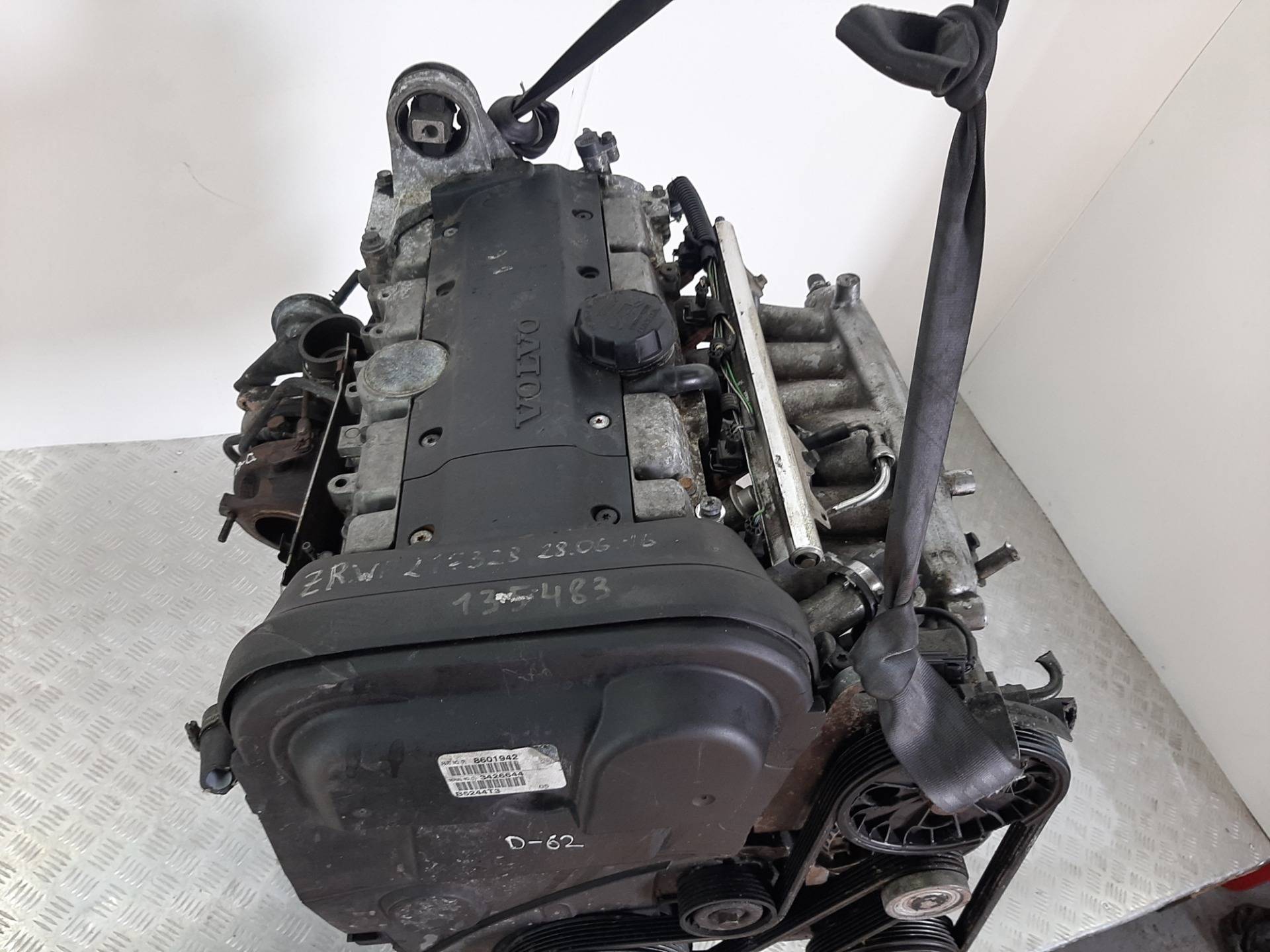 Двигатель Volvo V70 XC 02.апрл B5244T3 2000
