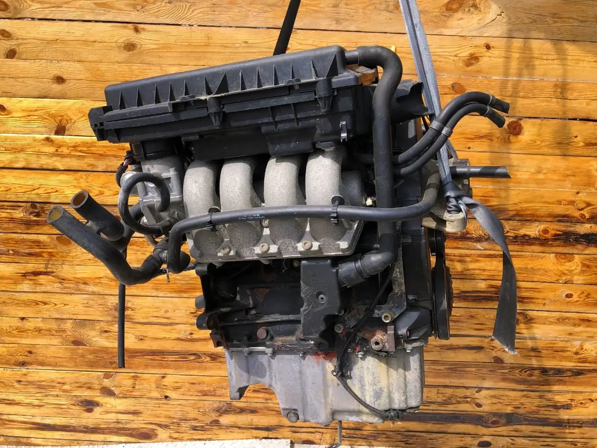 Двигатель Volkswagen Golf 1.6л 2003 — фото 2