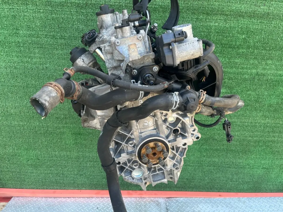 Двигатель Volkswagen Polo 1.2л 2004 — фото 3