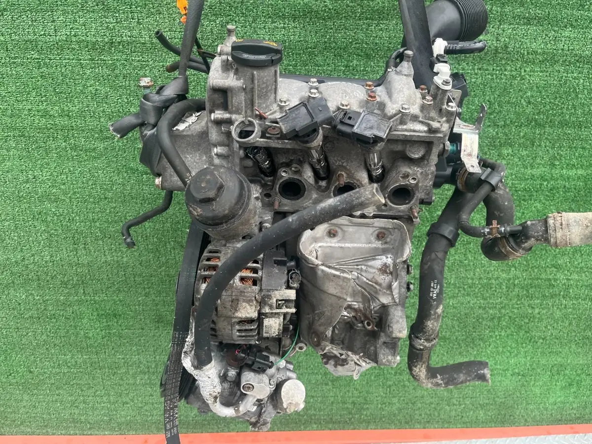 Двигатель Volkswagen Polo 1.2л 2002 — фото 2