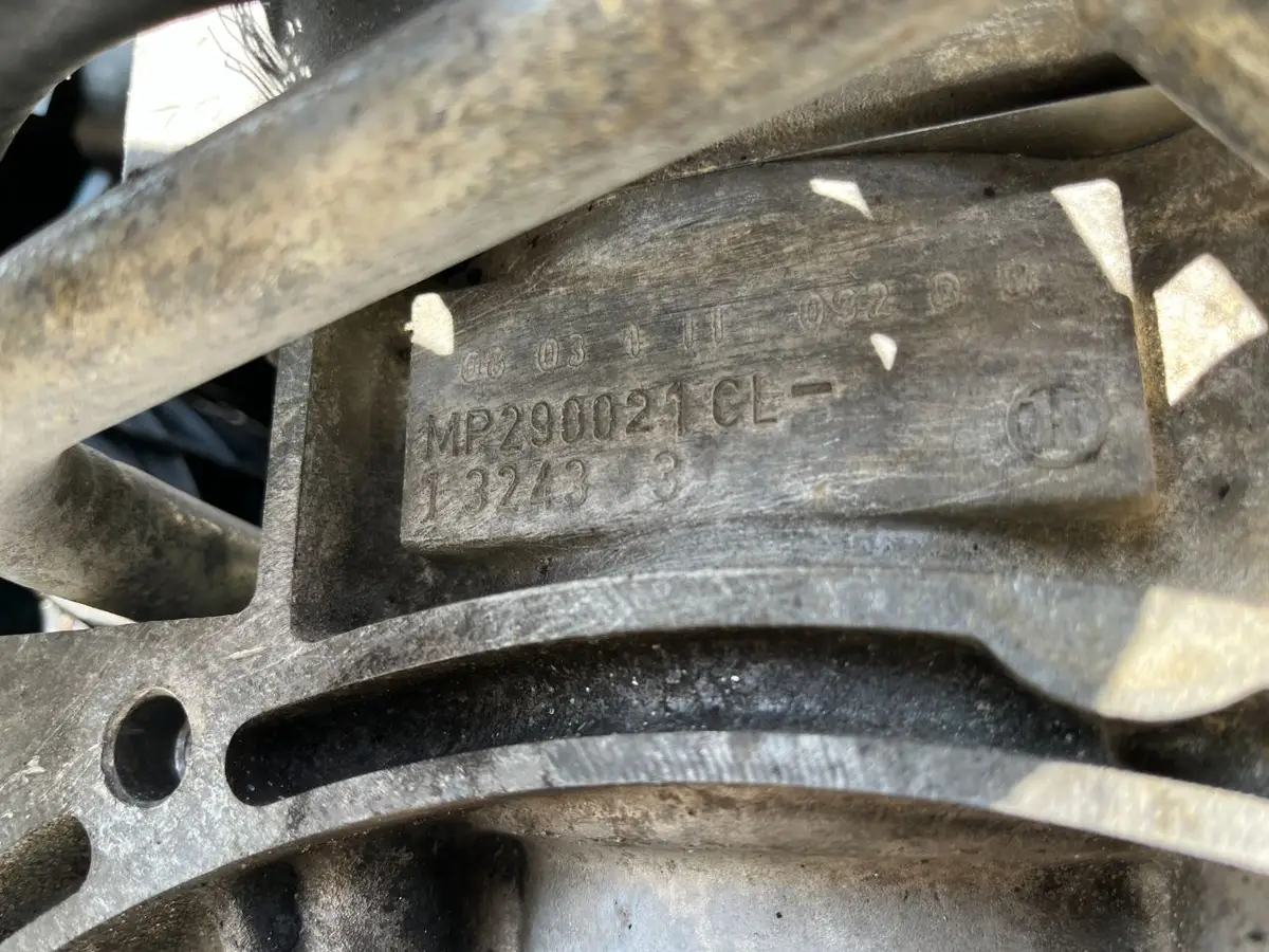 Двигатель Mitsubishi Colt 1.1л 2004 — фото 3