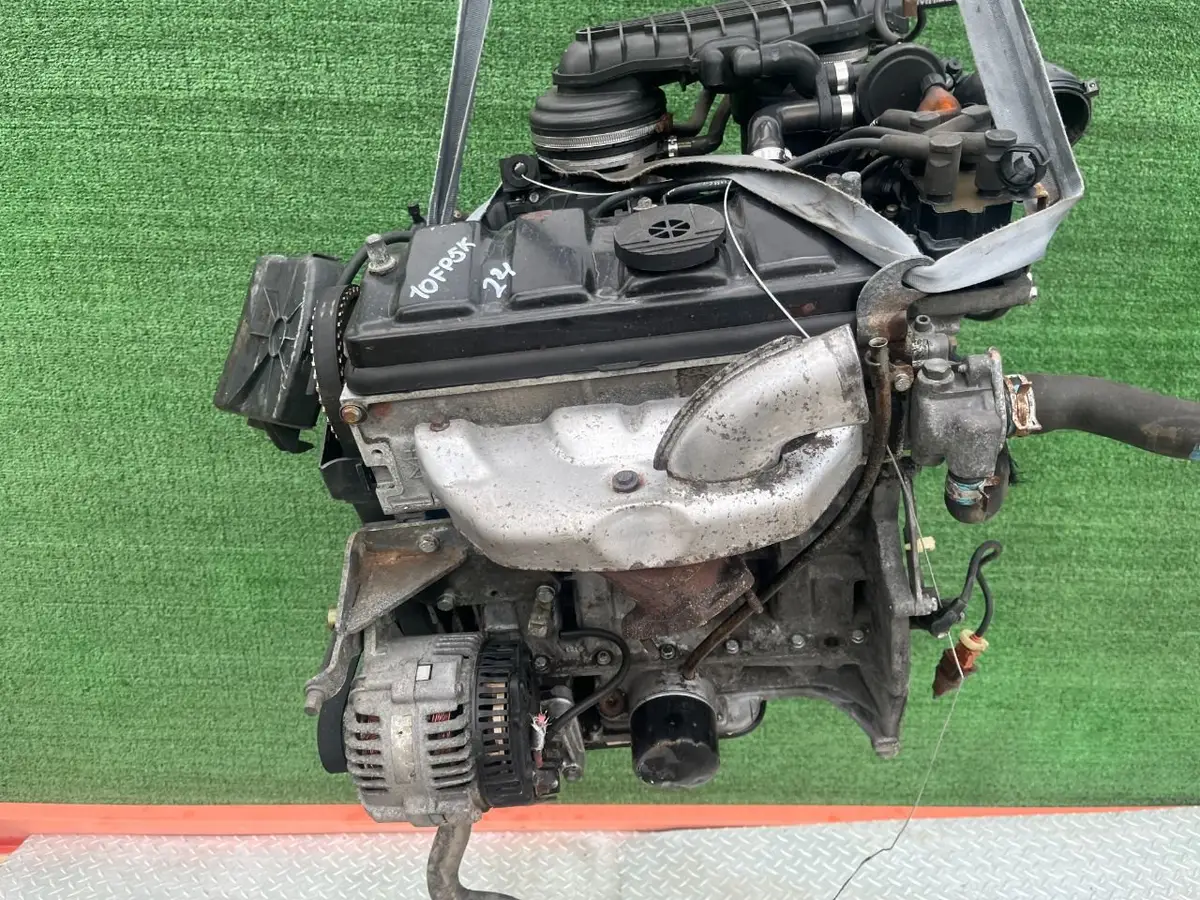 Двигатель Peugeot 206 1.1л 2000 — фото 2