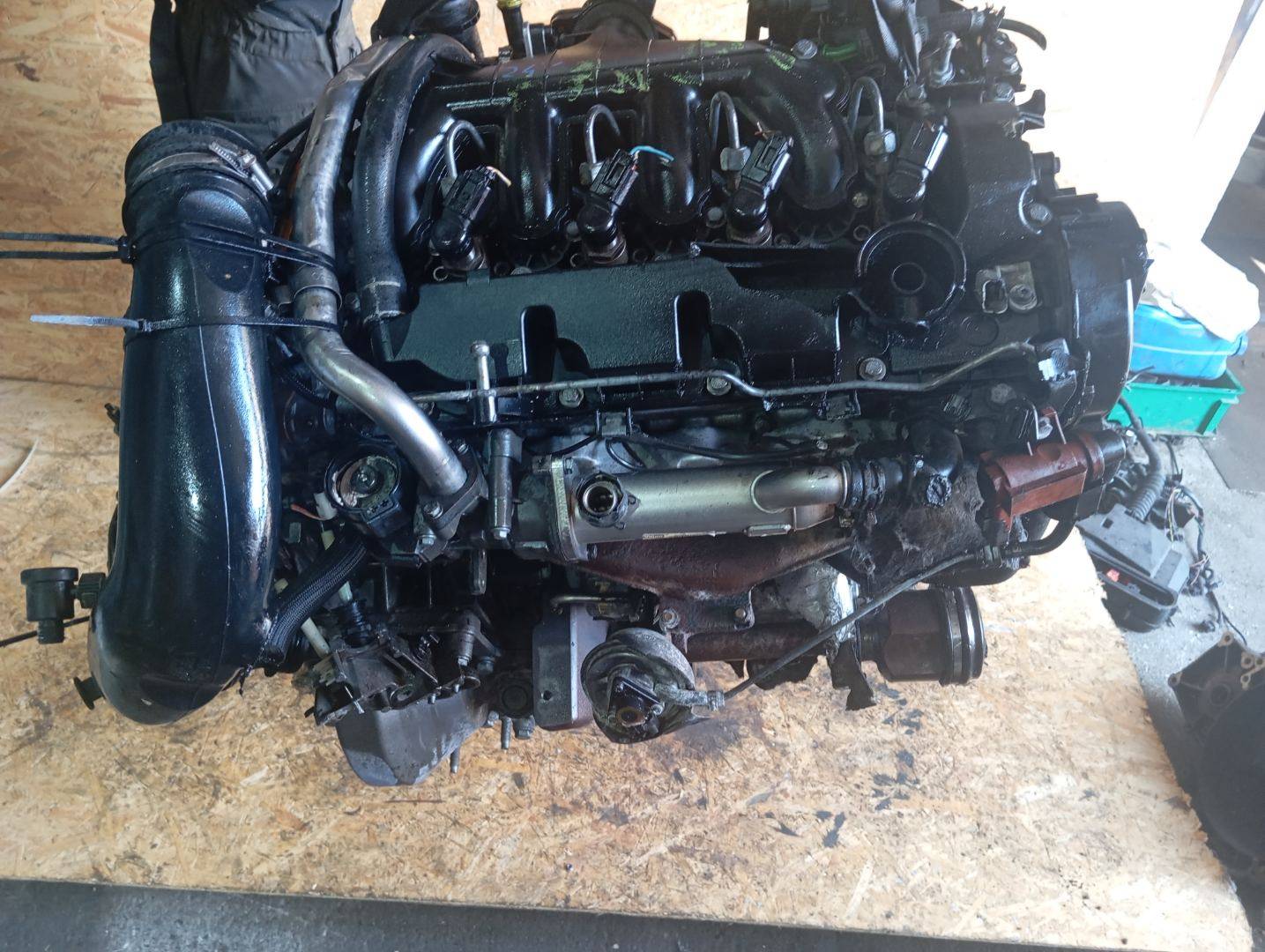 Двигатель Peugeot 407 2л 2006