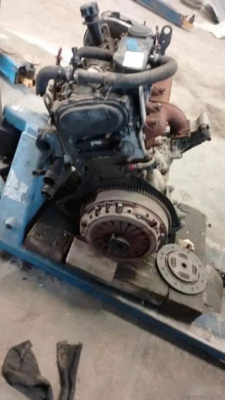 Двигатель 82852 F1AE0481C