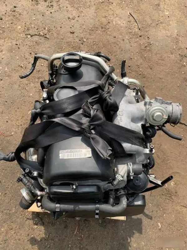 Двигатель Volkswagen 070100031D BAC
